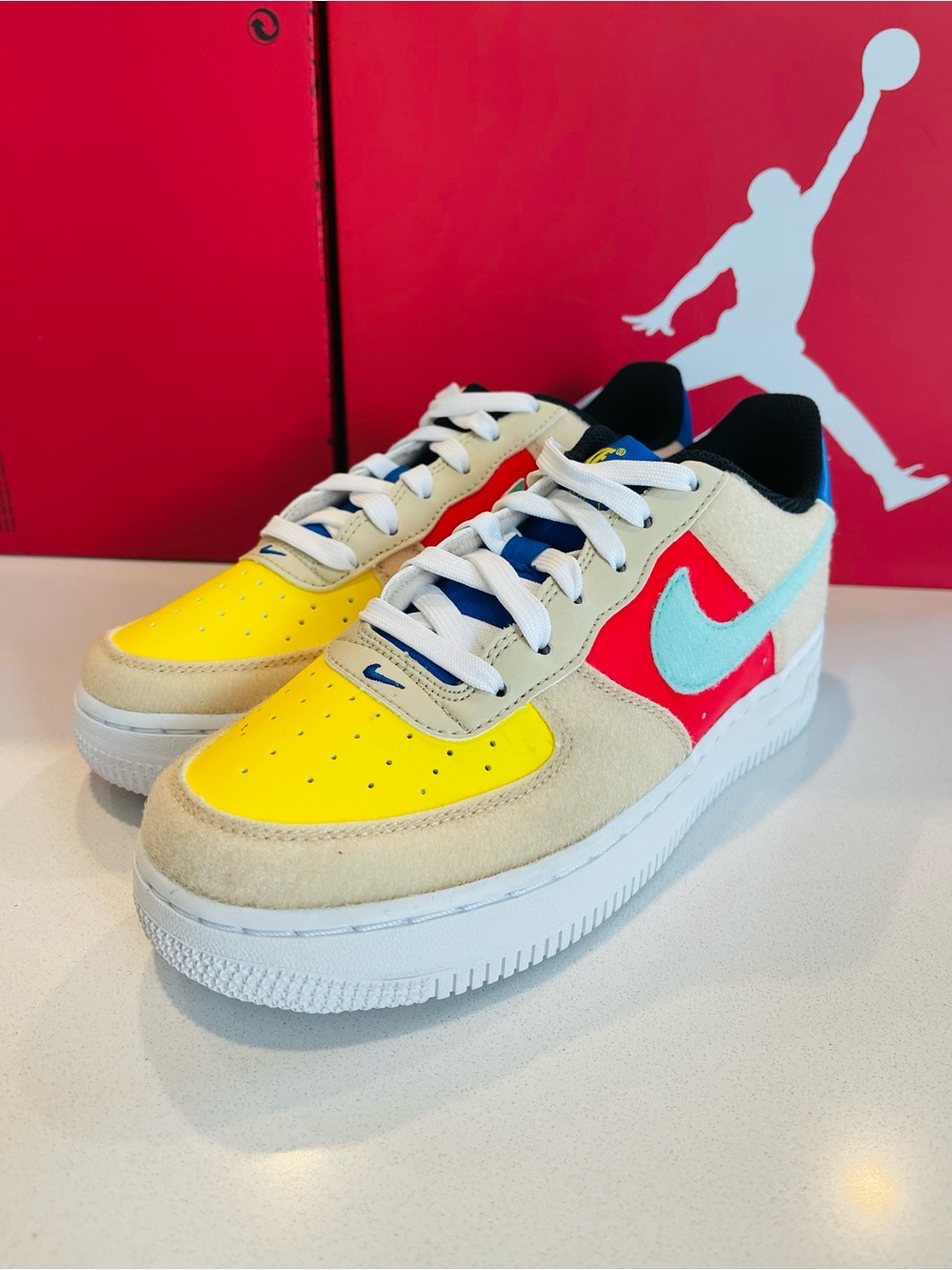 Nike Air Force 1 kids Low-Top Sneakers in Yellow, Red & Aqua Accent Size 4